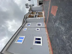 3bdrm Block of Flats in Golden Estate Eneka, Port-Harcourt for rent