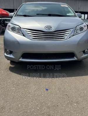 Toyota Sienna Limited 7-Passenger 4dr Minivan AWD (3.5L 6cyl 6A) 2014