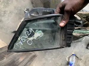 Door Glass Corolla 2020