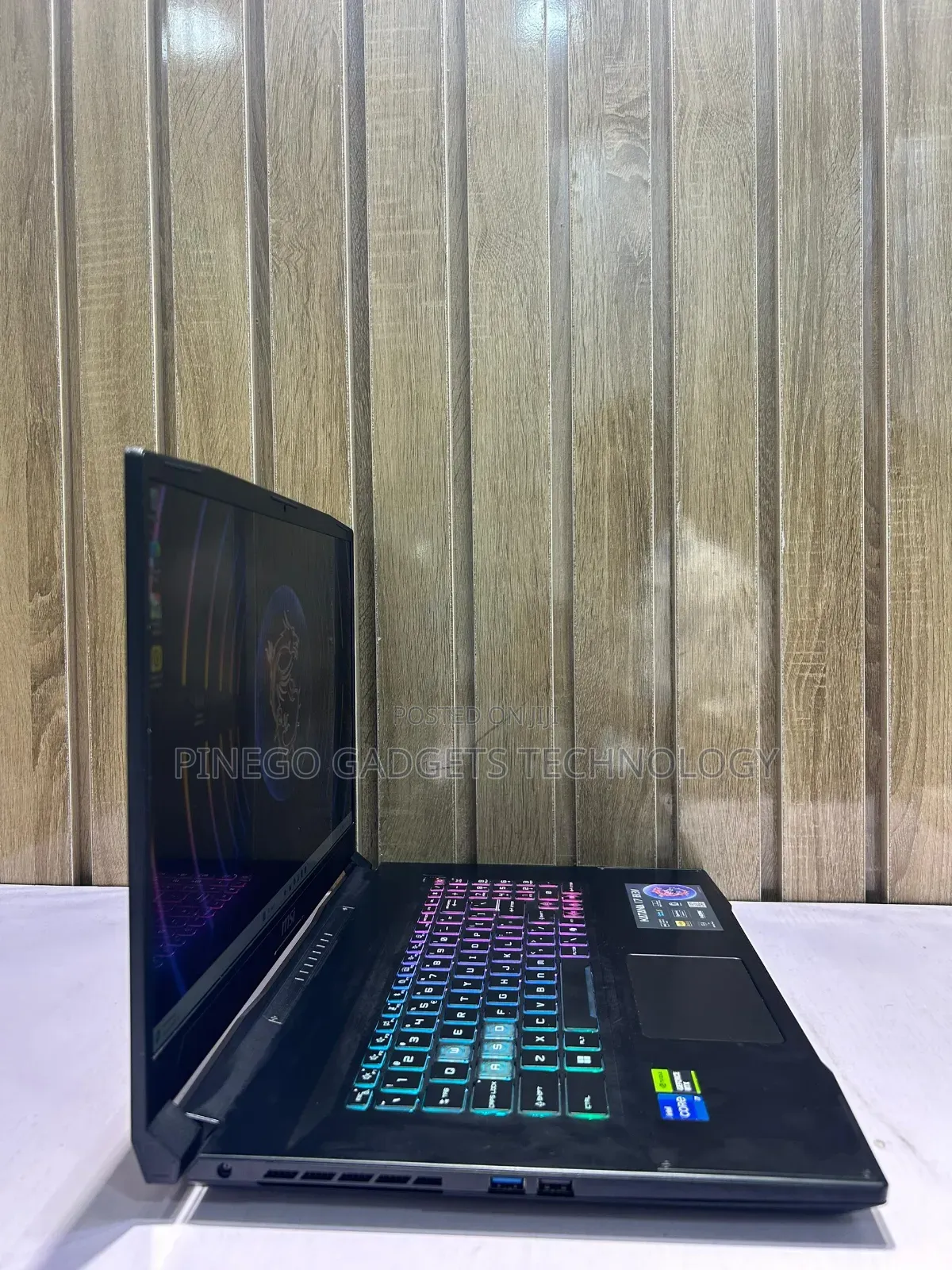 Laptop MSI Katana 17 32GB Intel Core I7 SSD 1T