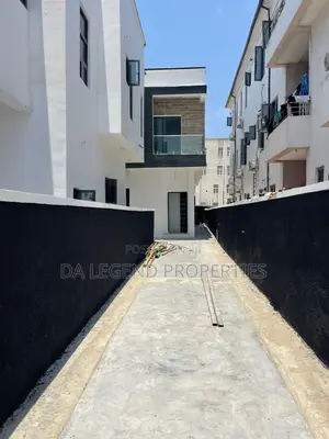 4bdrm Duplex in Lekki for sale