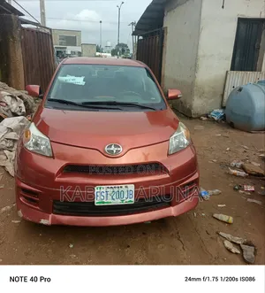 Scion xD Base 2008 Orange