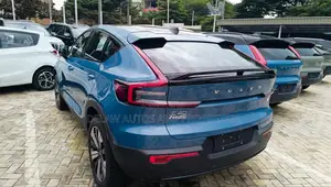 New Volvo XC40 2025