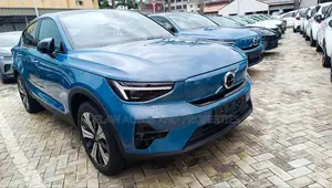 New Volvo XC40 2025