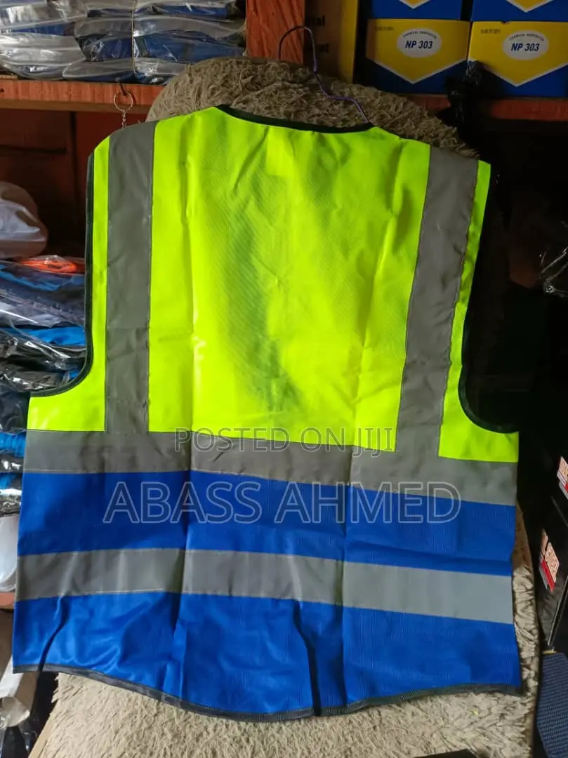Reflective Jacket With Pockets And Zip