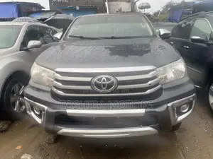 Toyota Hilux 2020 Gray