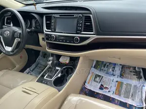 Toyota Highlander 2015 Green