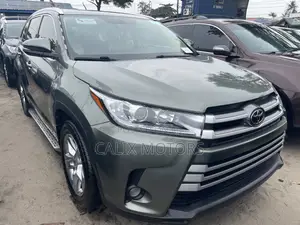 Toyota Highlander 2015 Green