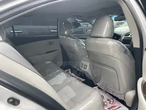 Lexus ES 2012 Silver