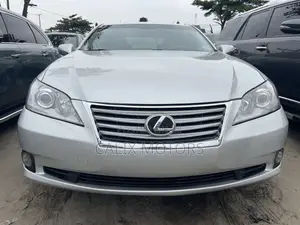 Lexus ES 2012 Silver