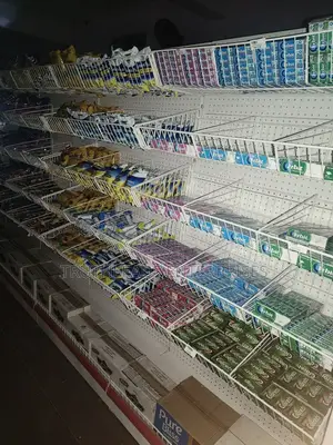 Metal Shelf Display Basket With 2 Middle Dividers