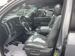 Toyota Sequoia 2015 Silver
