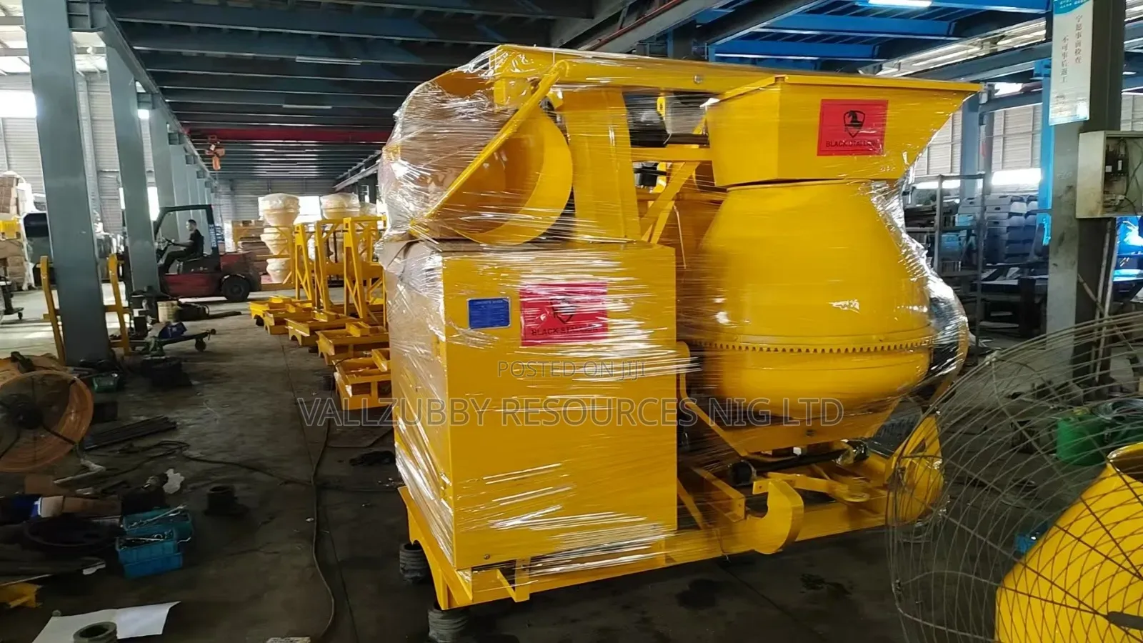Mixer Selfload With Elevator and Winch