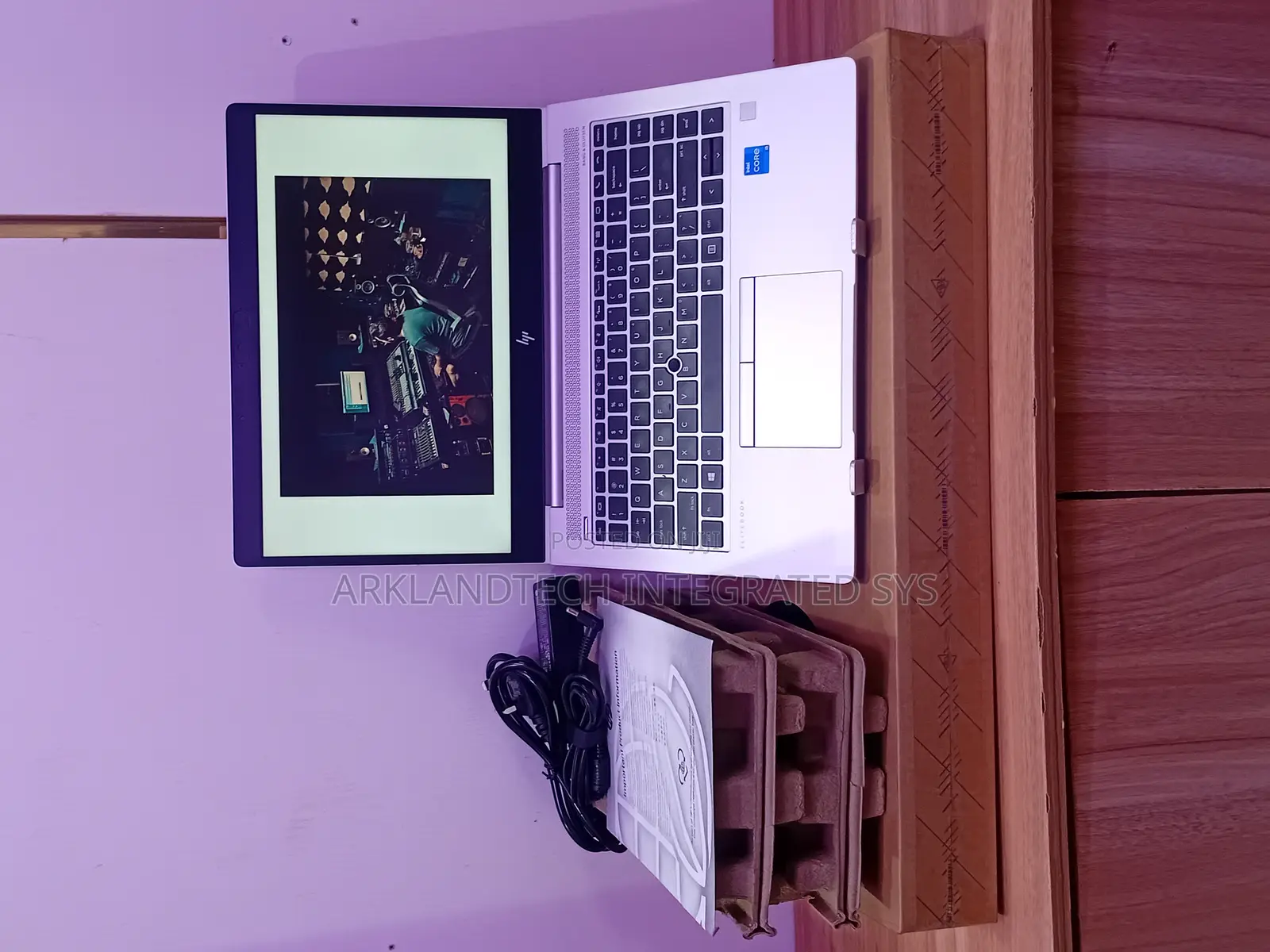 New Laptop HP EliteBook 8770W 8GB Intel Core i5 SSD 1T
