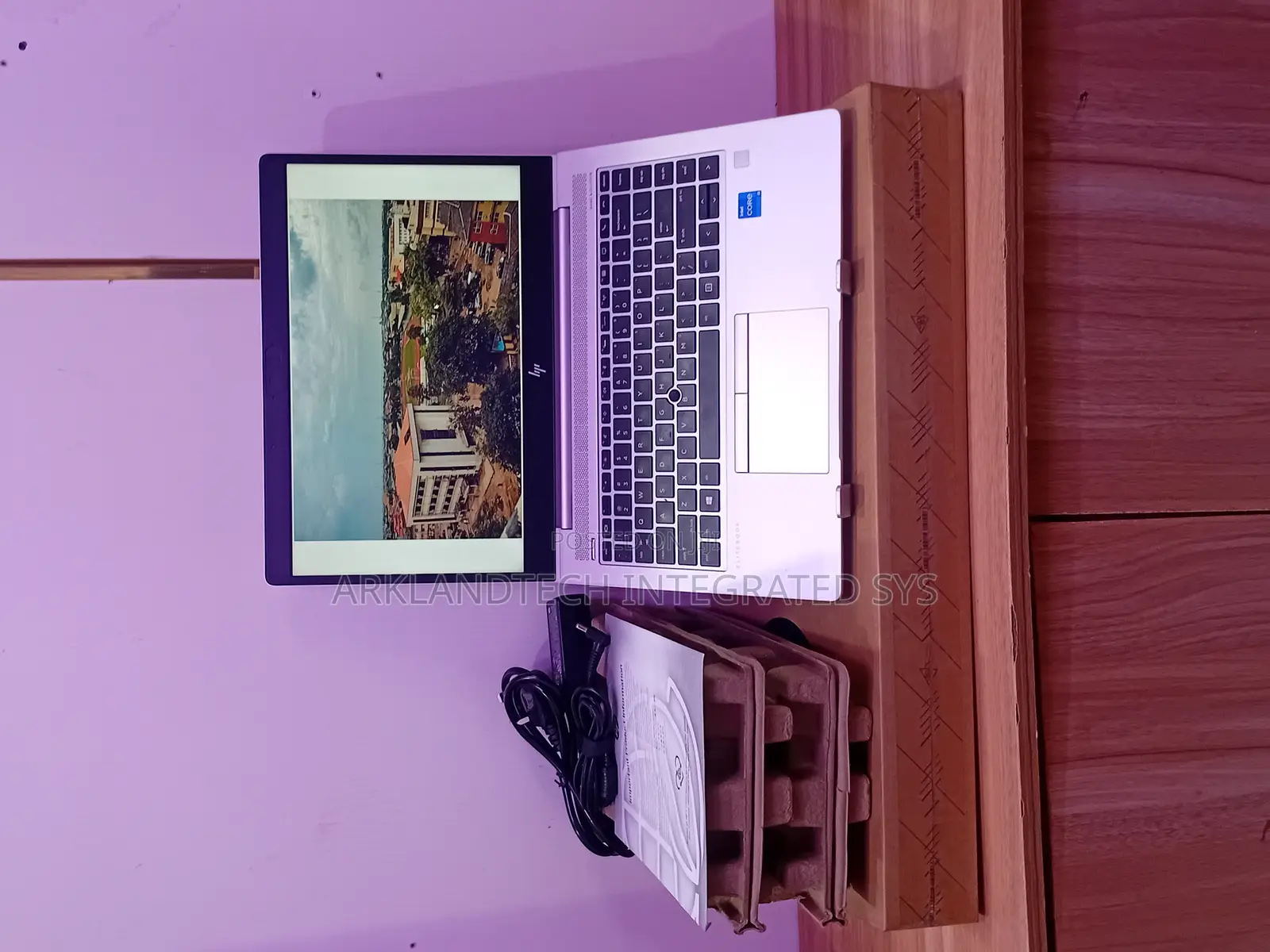 New Laptop HP EliteBook 8770W 8GB Intel Core i5 SSD 1T