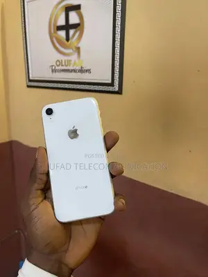 Apple iPhone XR 64 GB White