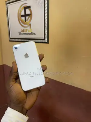 Apple iPhone XR 64 GB White