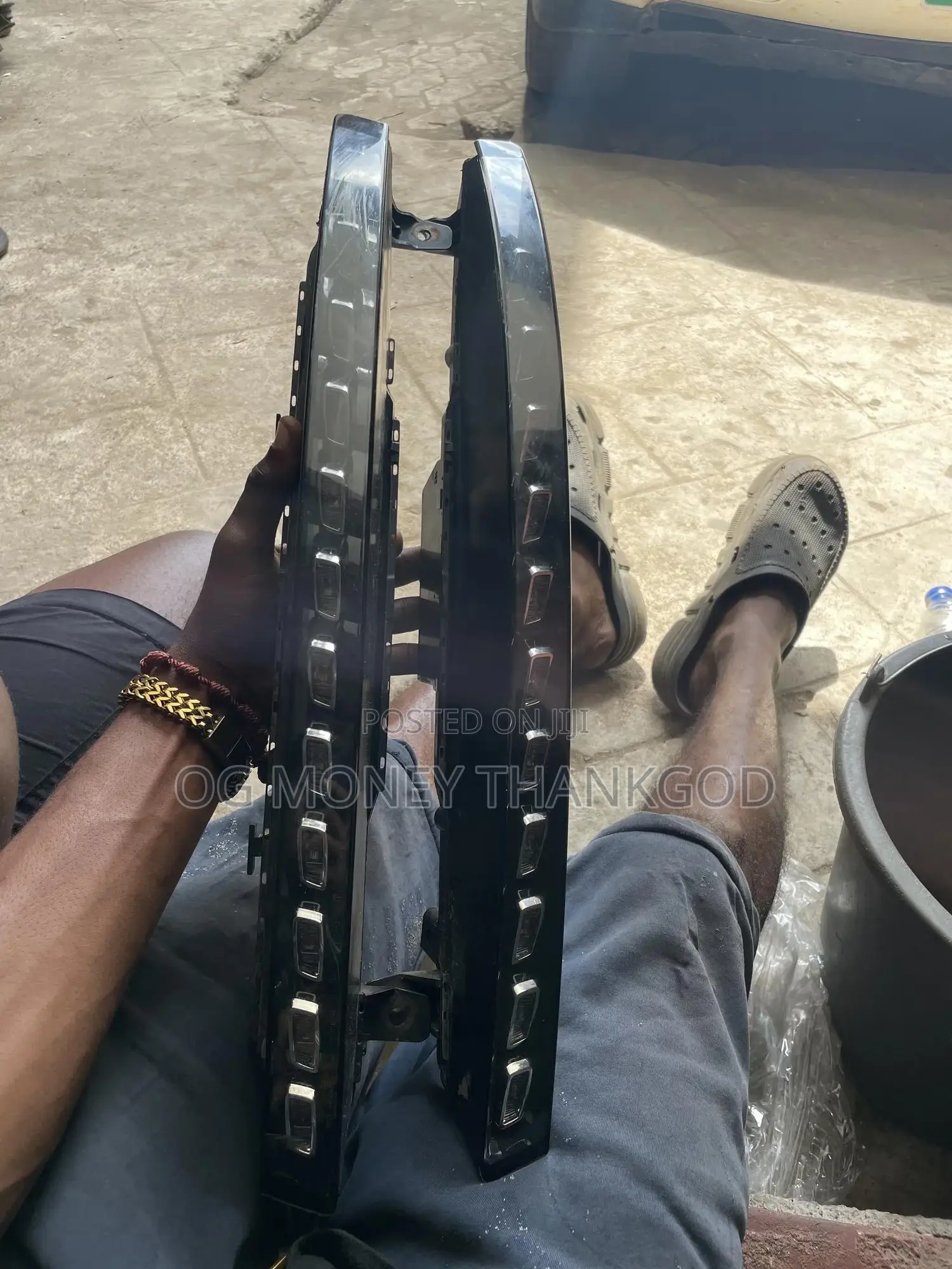 Front Bumper Pointer Audi Q7 2013