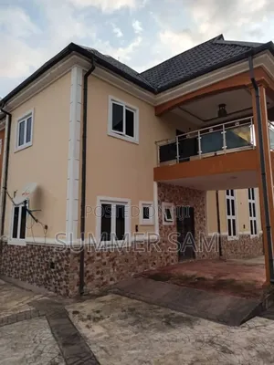 6bdrm Duplex in Uyo for sale