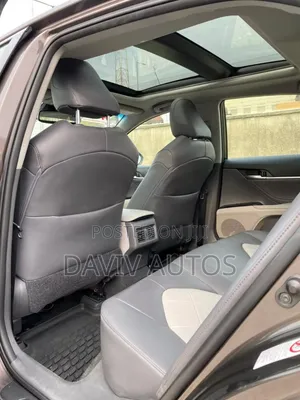 Toyota Camry XLE V6 FWD (3.5L 6cyl 8AM) 2018 Gray