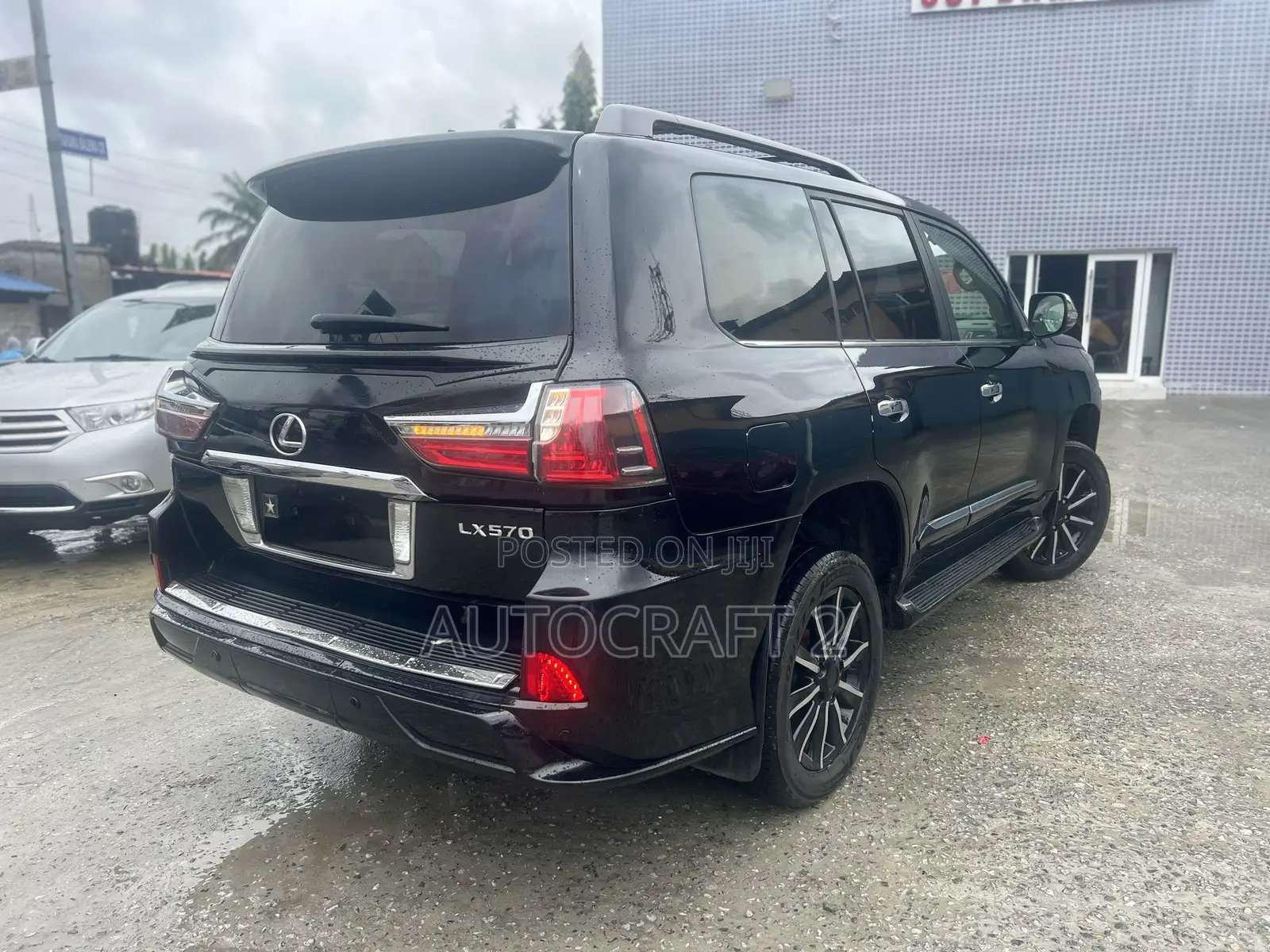 Lexus LX 570 2011 Black