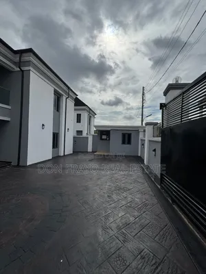 4bdrm Duplex in Oluyole Estate for sale