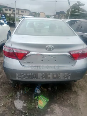 Toyota Camry LE 4dr Sedan (2.5L 4cyl 6A) 2017 Silver