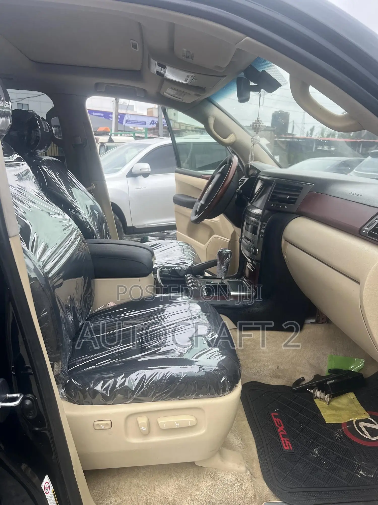 Lexus LX 570 2011 Black