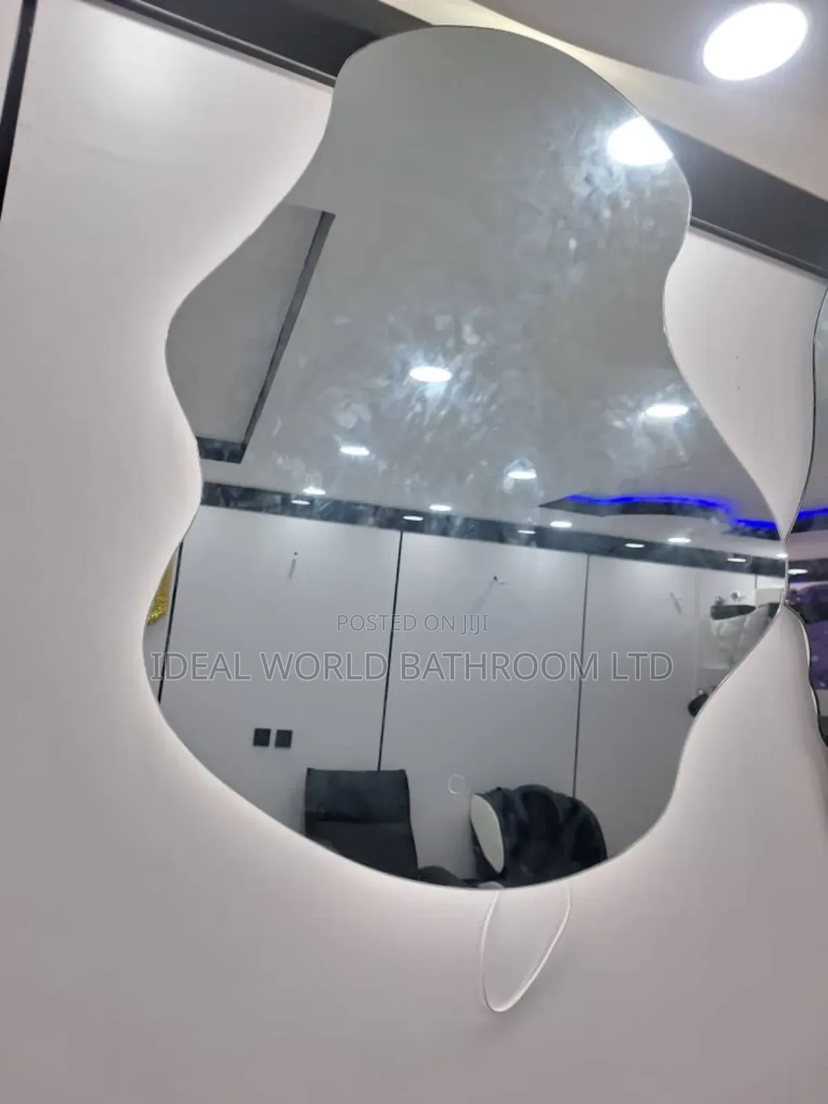 Mirror With Light