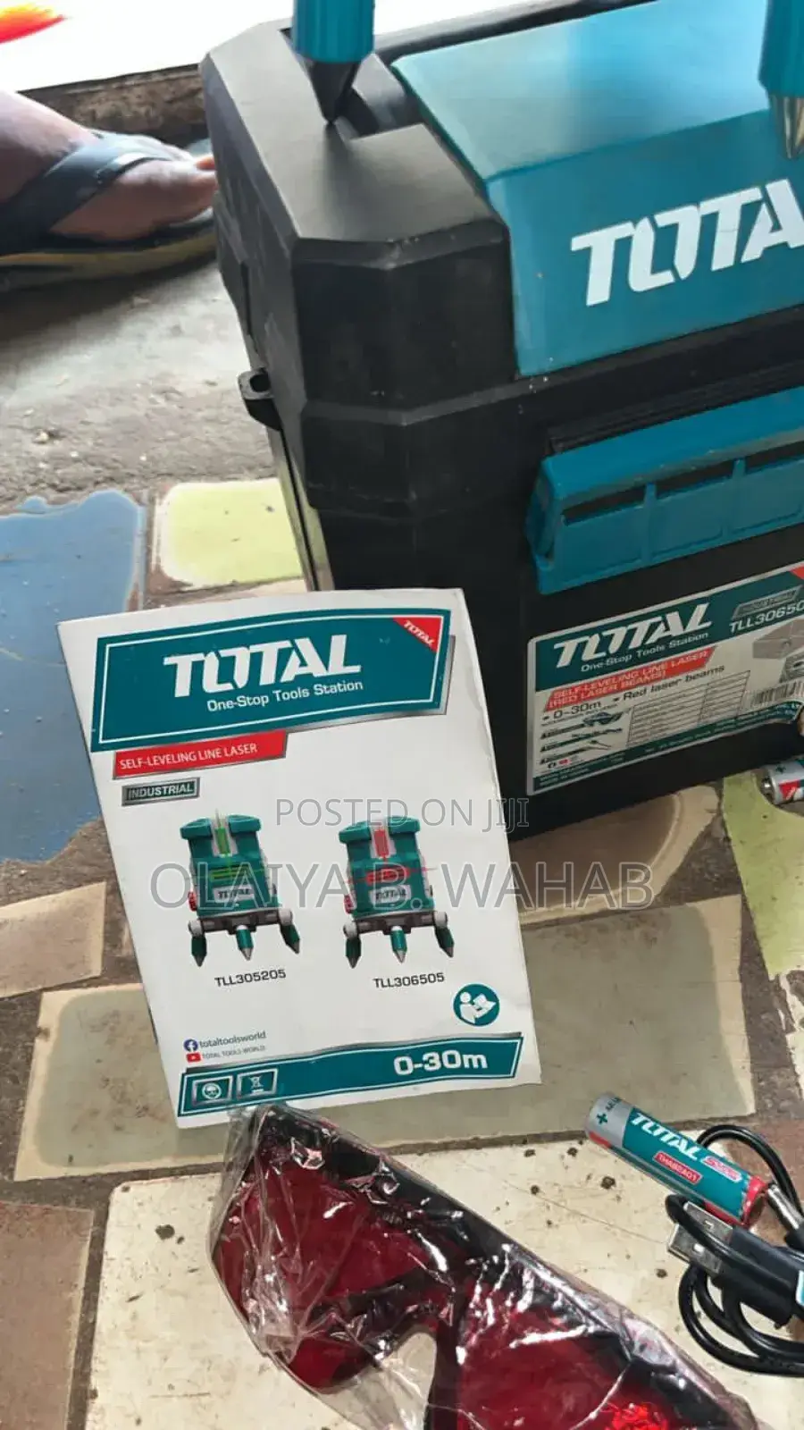 Total TLL 306505 Self-Leveling Line Laser – 0-30m