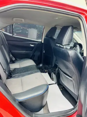 Toyota Corolla SE (1.8L 4cyl 2A) 2018 Red