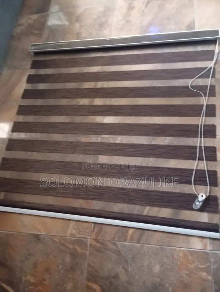 Clean Window Blind