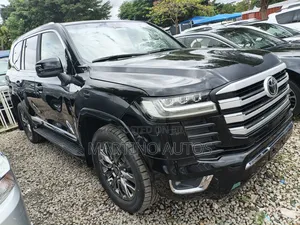 Toyota Land Cruiser 2023 Black