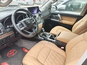 Toyota Land Cruiser 2023 Black