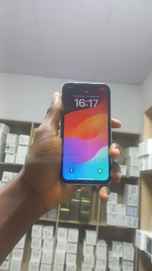 Apple iPhone XR 64 GB White