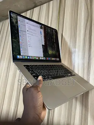Laptop Apple MacBook Air 2023 M2 8GB Intel Core I7 SSD 512GB