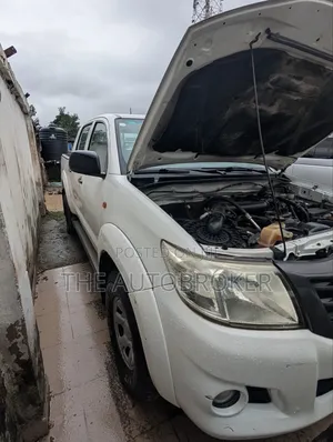 Toyota Hilux 2015 White