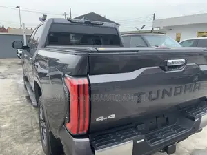 Toyota Tacoma SR5 Access Cab 6' Bed AT 2024 Gray
