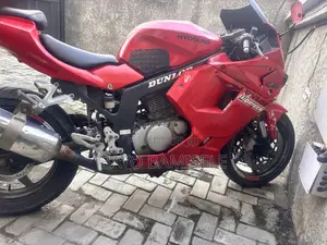 Honda Super Hawk 2017 Red