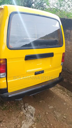 Suzuki Every 1998 Yellow
