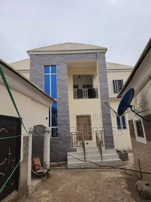 8bdrm Duplex in Crescent, Keffi for sale