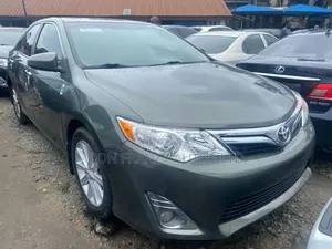 Toyota Camry XLE 4dr Sedan (2.5L 4cyl 6A) 2013 Green