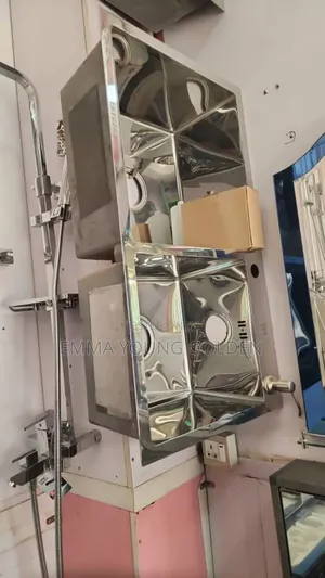 Mirror-Like Kitchen Sink