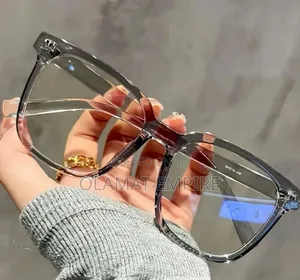 Unisex Square Frame Fashion Glasses – Perfect for Style Screen Use!