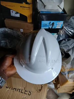 Round V Guard Helmet