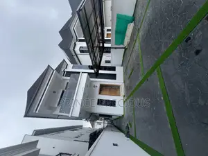 4bdrm Duplex in Chevron Estate for sale