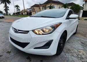 Hyundai Elantra Sport 4dr Sedan (2.0L 4cyl 6A) 2015 Pearl