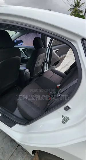 Hyundai Elantra Sport 4dr Sedan (2.0L 4cyl 6A) 2015 Pearl
