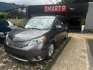 Toyota Sienna 2014 Gray