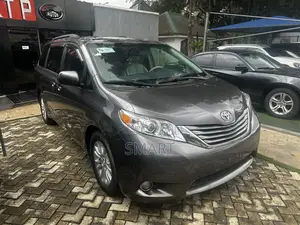 Toyota Sienna 2014 Gray